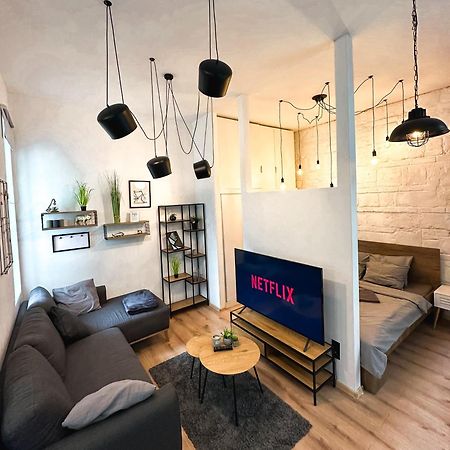 Urban Studio With Private Garden Near Andrassy Budapest Ngoại thất bức ảnh