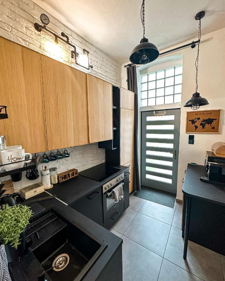 Urban Studio With Private Garden Near Andrassy Budapest Ngoại thất bức ảnh