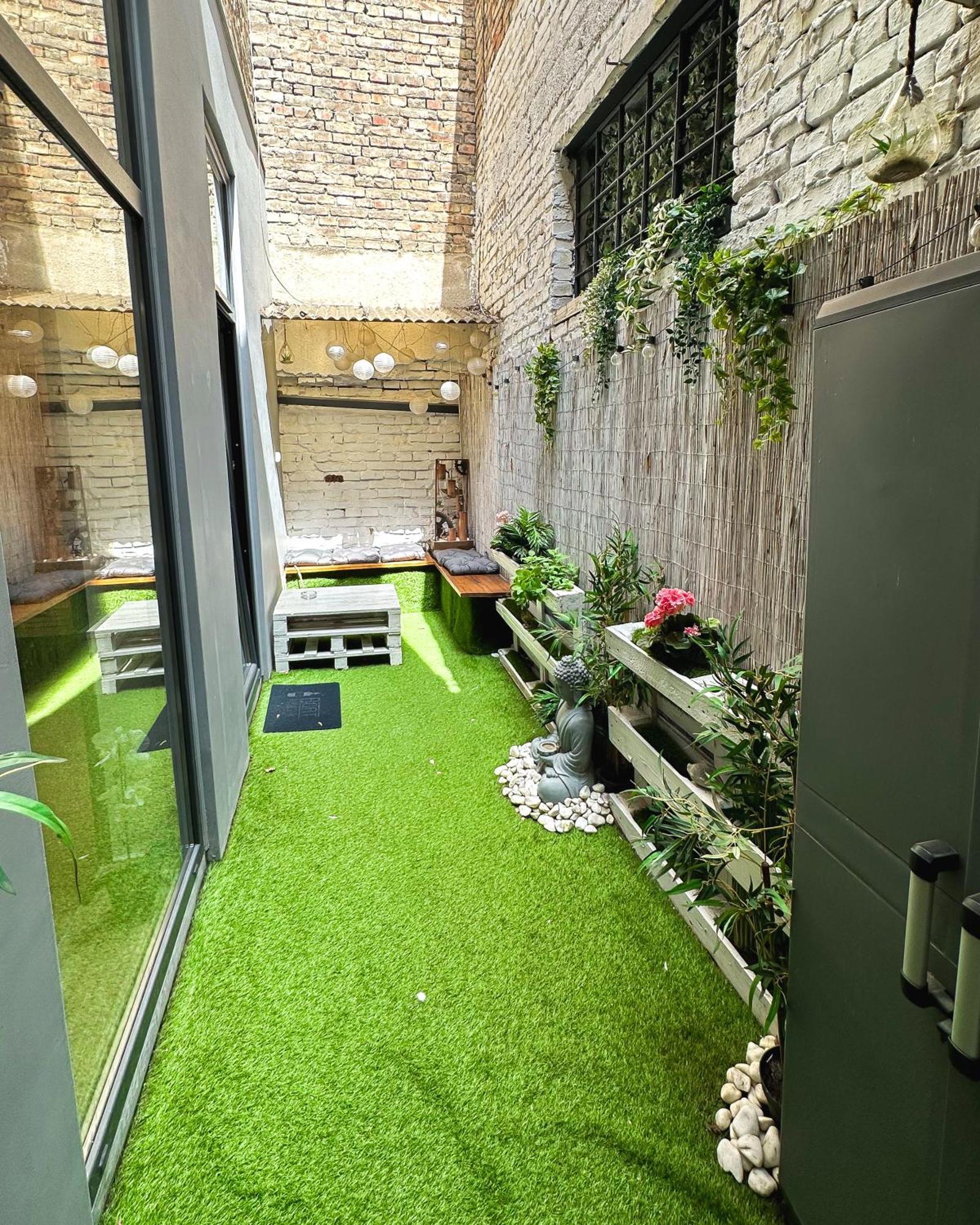 Urban Studio With Private Garden Near Andrassy Budapest Ngoại thất bức ảnh