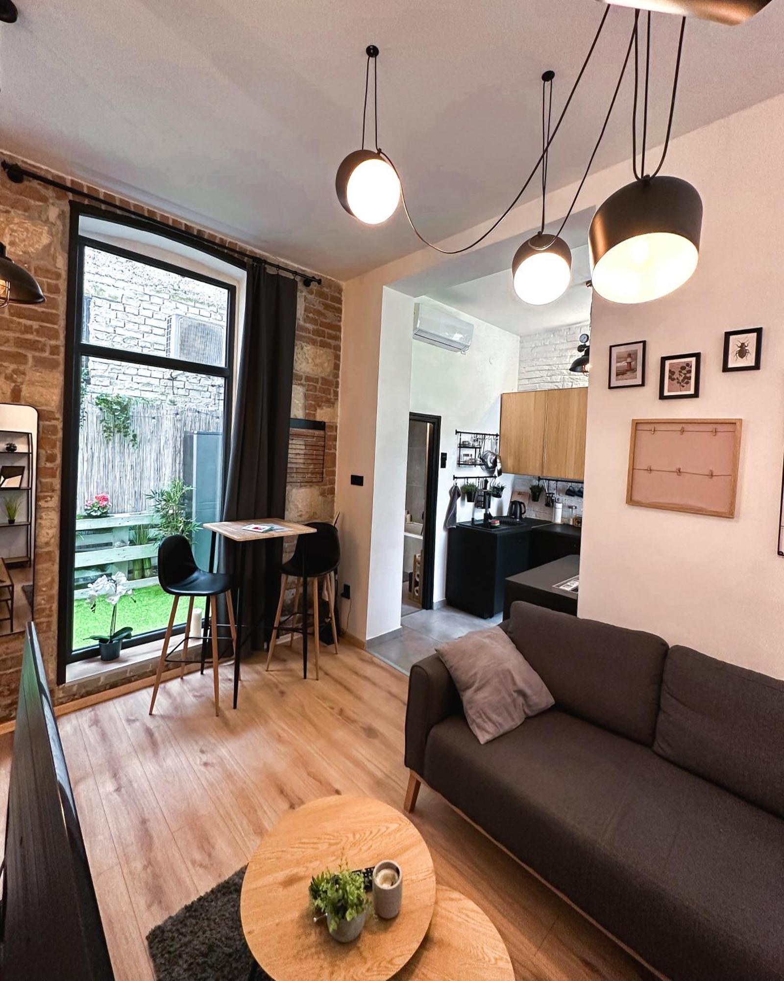 Urban Studio With Private Garden Near Andrassy Budapest Ngoại thất bức ảnh